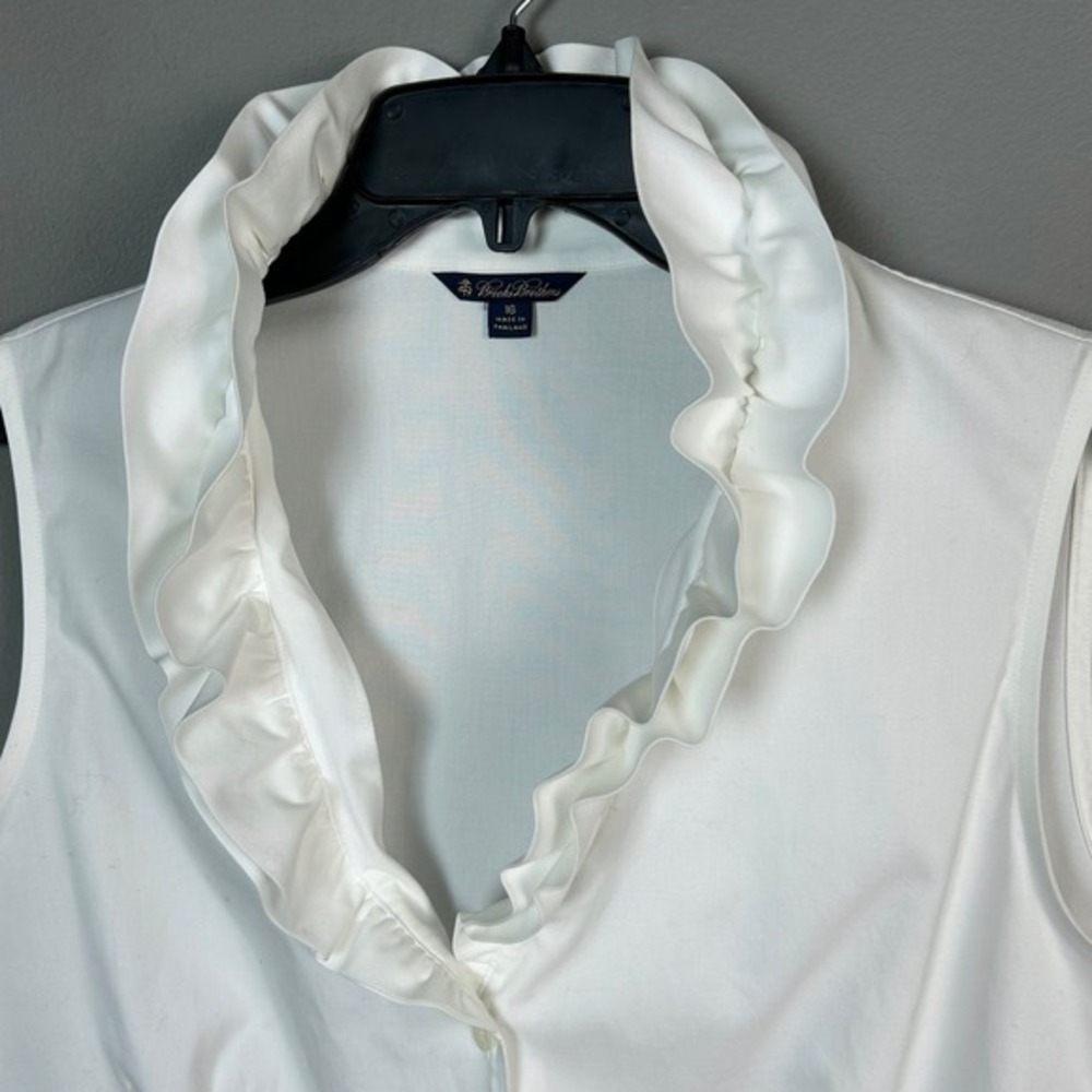 Brooks Brothers blouse Womens size 16 White Sleeveless Button Down Summer Office - Picture 3 of 9